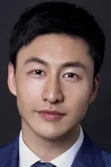 Kenneth Zhu como: Kenneth