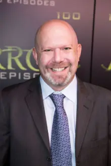 Marc Guggenheim como: 