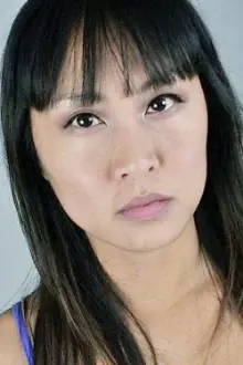 Gloria Chung como: Isabel