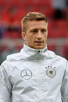 Marco Reus como: Ele mesmo