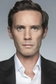 Simon Haycock como: Martin Walters