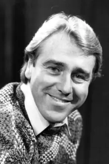 John Alkin como: Barry Deeley