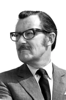 Alan Whicker como: Himself/Interviewer