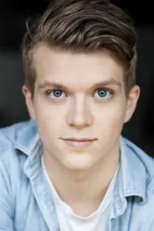 Curtis Legault como: Thomas