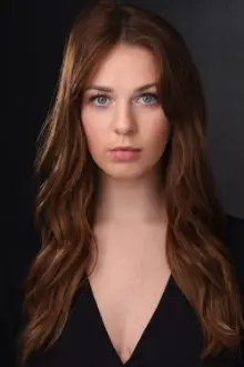 Shelby Bain como: Amy