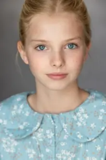 Stella Grace Fitzgerald como: Kassie Hughes