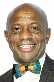 Garry McFadden como: Self - Host / Former Detective