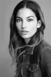 Lily Aldridge como: Ela mesma