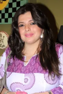 Delnaaz Irani como: Madam