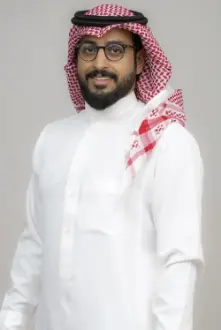 Khalid Al-Saqer como: 