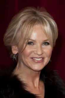 Lisa Maxwell como: 