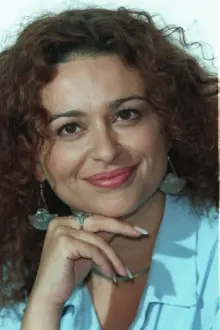 Nadia Sawalha como: 