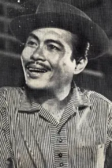 Sompol Kongsuwan como: Village Chief