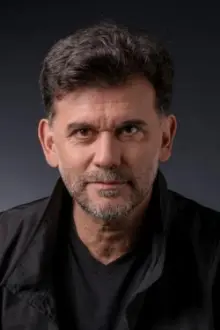 Fernando Dianesi como: Román