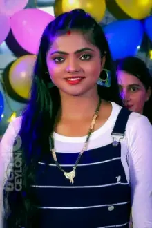 Bharti Jha como: Rani