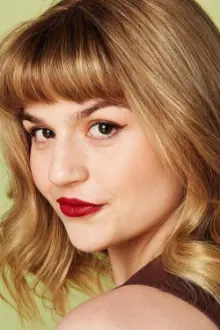 Taylor Kinkead como: Becca