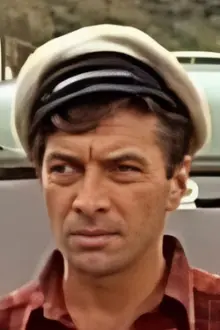 Walter Brown como: Captain Daniel Wells