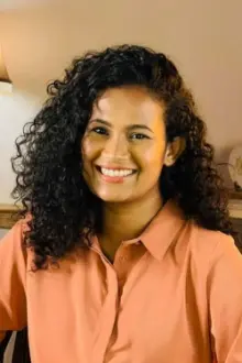Nadeepa Ranasinghe como: Devayani