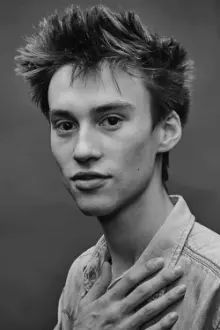 Jacob Collier como: Cashier