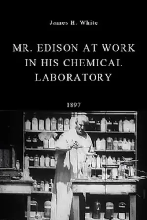 Sr. Edison Trabalhando em seu Laboratório Químico