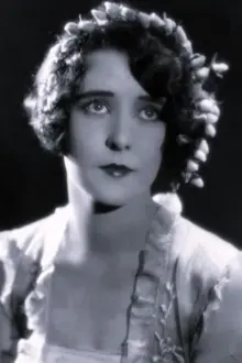 Patricia Avery como: Dorothy Graff