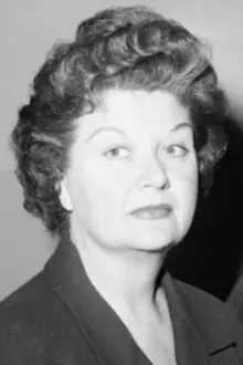 Maggie Rennie como: Madame Lidia Karova