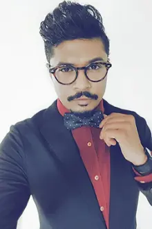 James Kumar como: Arjun Bhaskar