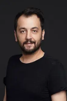 Özgür Biber como: Emre