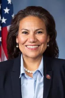 Veronica Escobar como: 