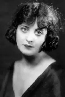 Virginia Rappe como: Lucy Butts