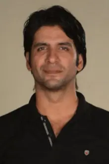 Siddharth Choudhary como: Karan Kapoor / Karma