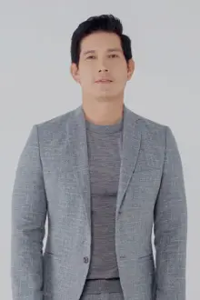 Richard Yap como: Richard Lim