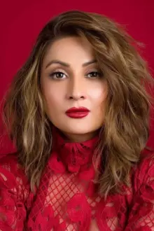 Urvashi Dholakia como: Komolika Basu