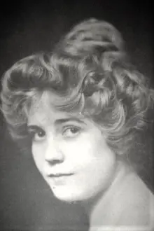 Ethel Fleming como: Julia Duane