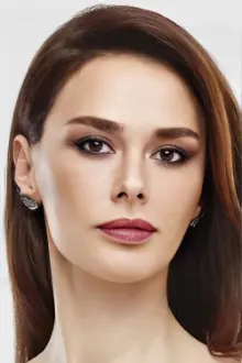 Ayşe Hatun Önal como: 