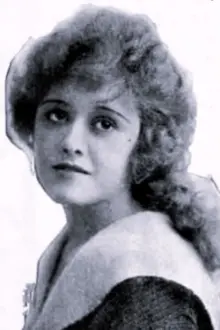 Elinor Field como: Louise Ainslee