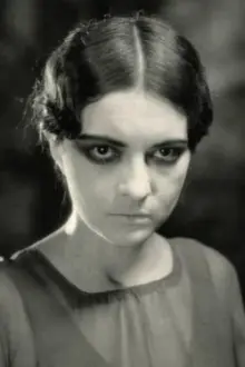 Edna Tichenor como: The Vamp