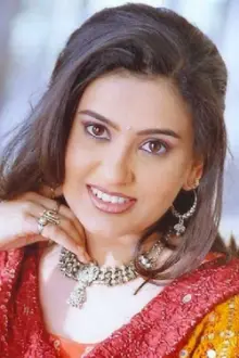 Smita Bansal como: Shruti Tushar Gill (after plastic surgery)