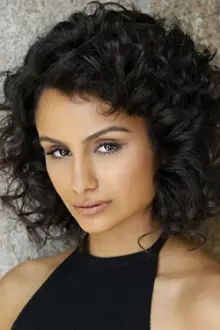 Nazanin Mandi como: 