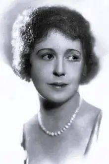 Florence Malone como: Helen Fisher