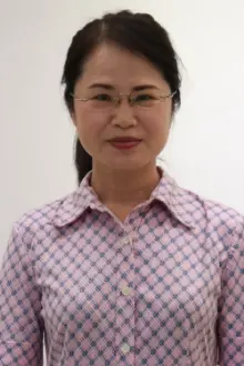 HSU Tzu-huan como: School Art Teacher