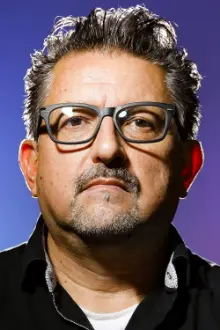 Lalo Alcaraz como: Ele mesmo