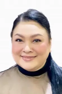 Marnie Lapus como: Mama Lena