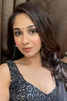 Vidhi Pandya como: Suman Tiwari