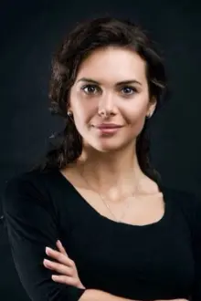 Diana Rozovlian como: Регина, племянница директора, любовница Стаса