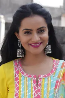 Aastha Chaudhary como: Madhavi Singh