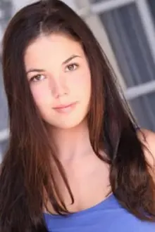 Madison Gibney como: Kayla