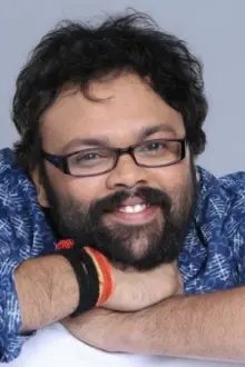 Pushkaraj Chirputkar como: P. L. Deshpande