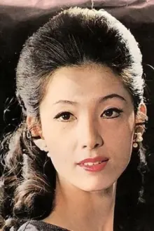 Maki Nanjō como: Chika Nakagami