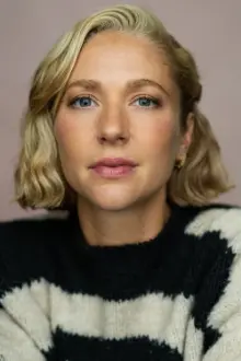 Maddy Hill como: Katie